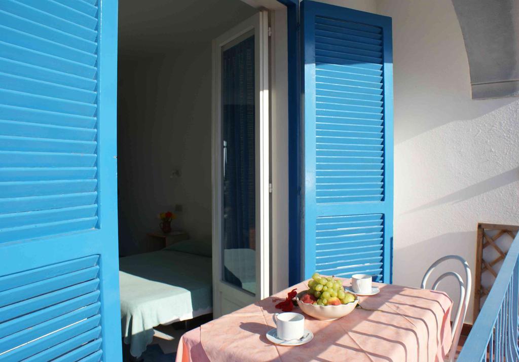 Aparthotel Villa Marinu Forio di Ischia Oda fotoğraf