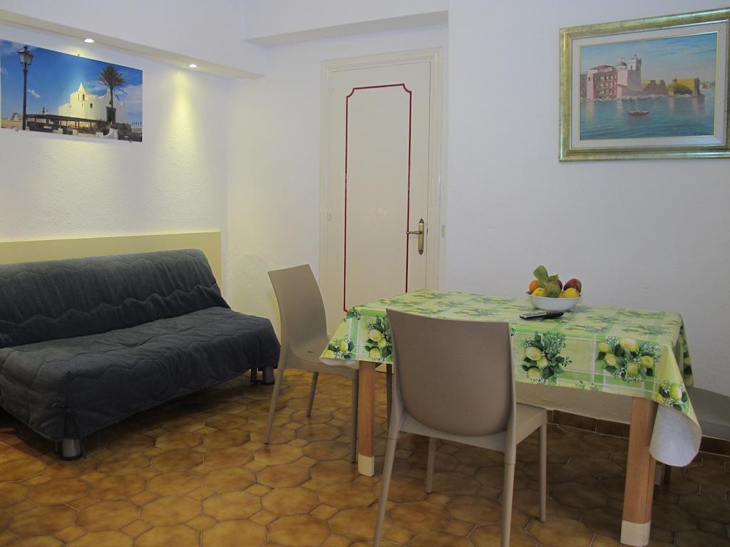 Aparthotel Villa Marinu Forio di Ischia Oda fotoğraf